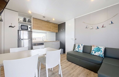 Jullouville House | Mobile Home Comfort: 2 rooms, pool, beach 200m, parking, wifi