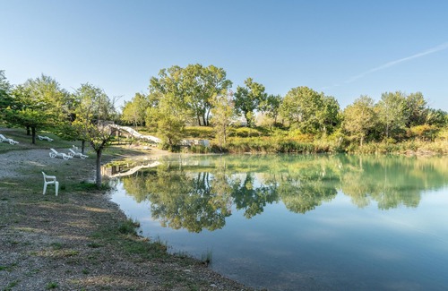 La Roque-d'Antheron House | Mobile Home 'La Roque 139' with shared swimming pool, private terrace and air conditioning
