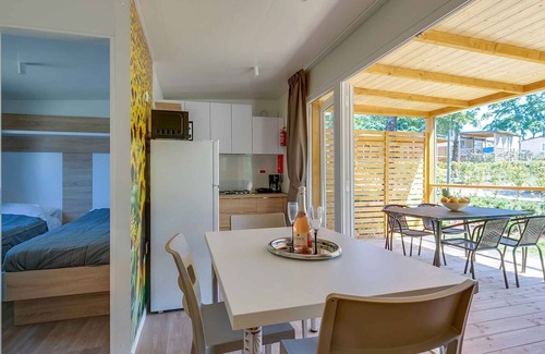 Katoro House | Mobilehome with terrace by the pool
