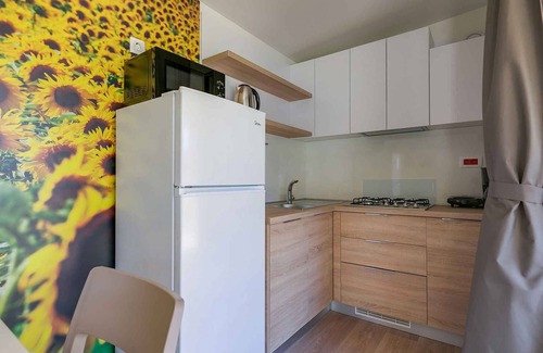 Katoro House | Mobilehome with terrace by the pool