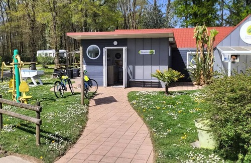 Pontchateau House | Mobilheim VIP - 29 m2 - 2 Schlafzimmer - Doppelterrasse + SPA (2 Erwachsene maximal oder Familie) 4 Personen