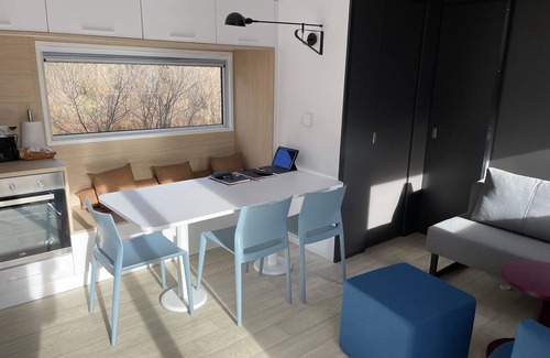 Luglon House | Mobilhome et Terrasse au Coeur de la Foret des Landes Dans un Parc Residentiel
