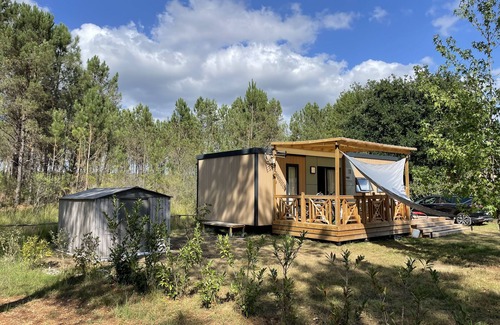 Luglon House | Mobilhome et Terrasse au Coeur de la Foret des Landes Dans un Parc Residentiel