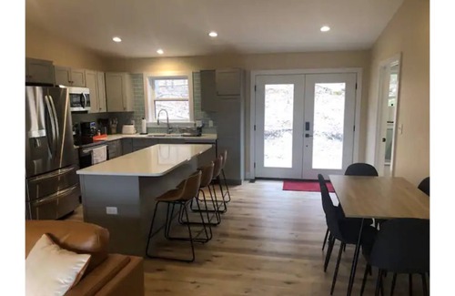 Bedford House | Mod Mountain Hideaway near Bedford Springs Hotel