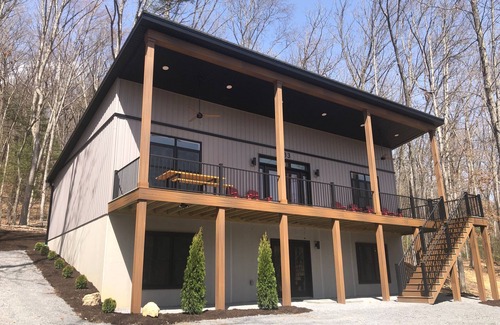 Bedford House | Mod Mountain Hideaway near Bedford Springs Hotel