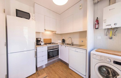 Campo Grande Apartment | Modern 1 BD Apt in Campo Pequeno