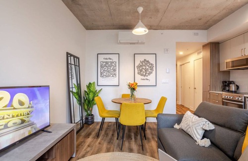 Shaughnessy Village Apartment | Modern 1-BDR APT in DT MTL – Prime Location!