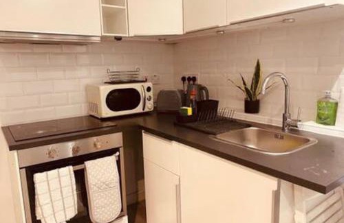 Bow Apartment | Modern 1 bed flat in Hackney with Parking