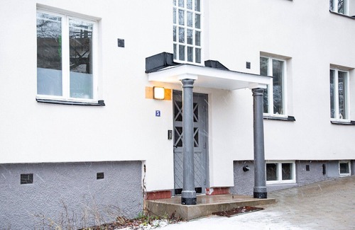 Liljeholmen - Hagersten Apartment | Modern 1-Bed Gem: Central City Apartment