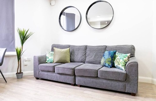 Cathays Apartment | Modern 1 Bedroom Apartment Near City Centre