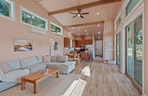Clearlake House | Modern 1-bedroom house with amazing views of the lake