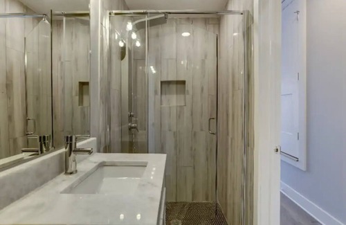 H Street Corridor Apartment | Modern 1-BR/1-BA near Capitol Hill - U3