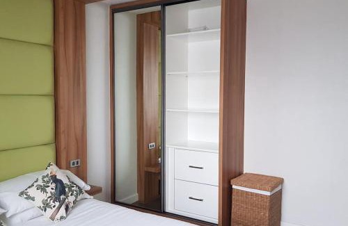 Wack-Wack Greenhills Villa | Modern 1BD Executive Suite, Netflix Wifi Pool Gym
