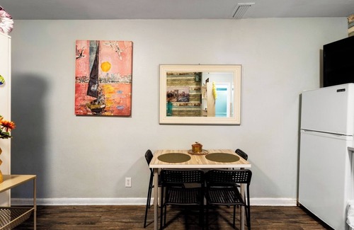 Downtown Hollywood Apartment | Modern 1BR Studio in Hollywood | Free Parking