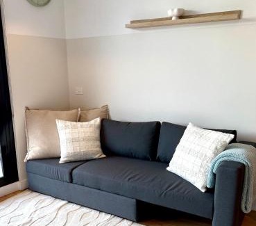 Doncaster Apartment | Modern 2 Bed 2 Bath Apartment with Parking opposite Westfield Doncaster