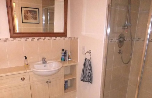 Ellon Apartment | Modern 2 bed, 2 bath apartment by river ythan in Ellon centre