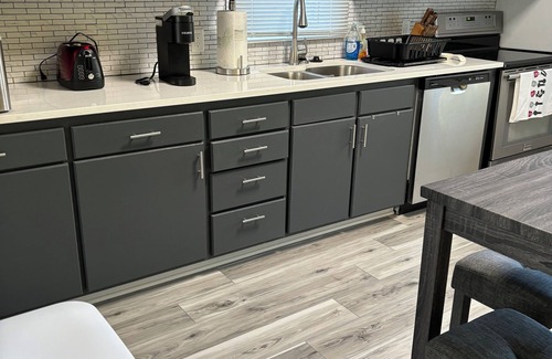 Lincoln House | Modern 2 Bedroom 1 Bathroom Home
