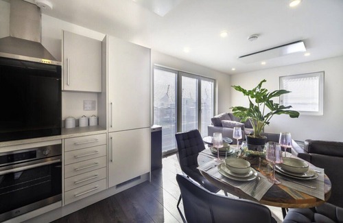 Willesborough Apartment | Modern 2 Bedroom Apartment in Ashford w Balcony