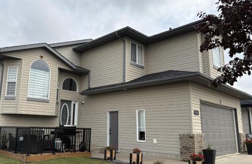 Pinehouse House | Modern 2 Bedroom Basement suite