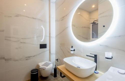 Athens Apartment | Modern 2-Bedroom Gem close to Metro