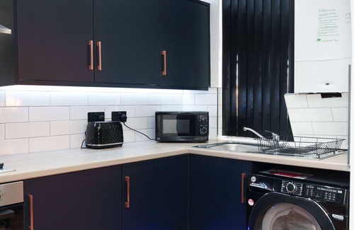 Harehills House | Modern 2 bedroom house -near Leeds