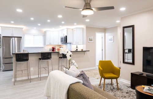New Richmond Apartment | Modern 2 Bedroom in Beautiful River Town Near City
