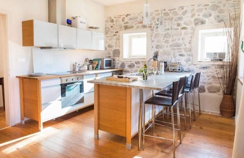 Tolmin Apartment | Modern 2 bedroom townhouse in center of Tolmin