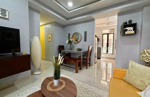 Bandra West Apartment | Modern 2 BR Bandra Trendy Location