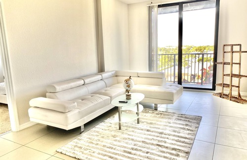 Coral Terrace Apartment | Modern 2 BR condo with downtown and city views