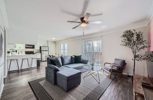 Triangle State Apartment | Modern 2B Getaway | W/D, Pool, Prkg |10min > DTWN