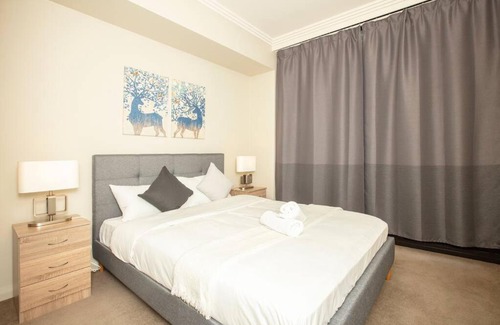 Wentworth Point Apartment | Modern 2B1B Apt at Wentworth Point