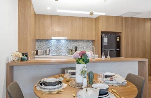 Kangaroo Point Apartment | Modern 2BR near The Gabba & BBQ