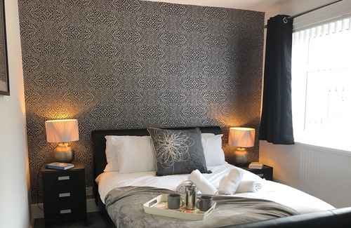 Bamber Bridge House | Modern 3-bed house + parking Bamber Bridge,Preston