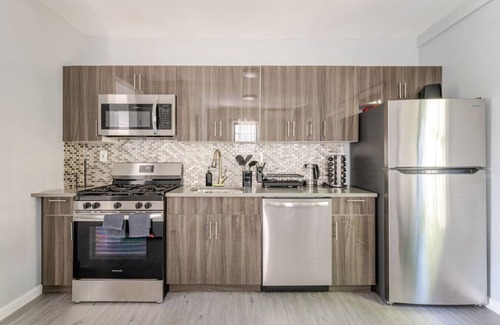 Black Rock Historic District House | Modern 3 Bed House in Black Rock