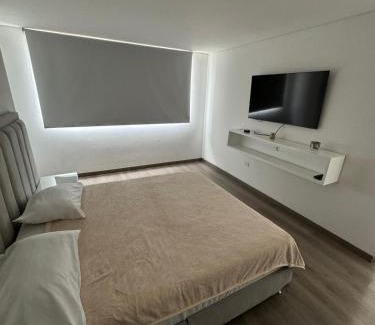 La America Apartment | Modern 3 Bedroom Apartment with balcony