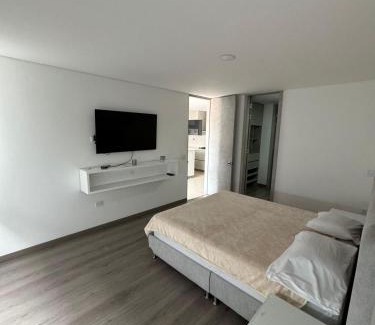 La America Apartment | Modern 3 Bedroom Apartment with balcony