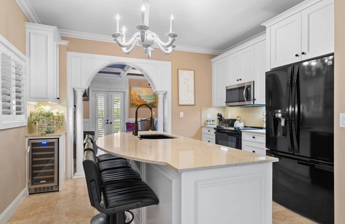 Hollywood House | MODERN 3 BEDROOM CASTLE IN HOLLYWOOD BEACH