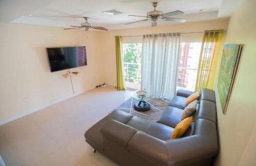 Petit Valley House | Modern 3 Bedroom Condo In Private Community #5