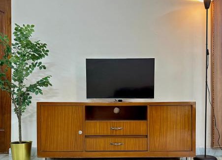 Toli Chowki Apartment | Modern 3BHK Furnished Flat in Downtown Hyderabad
