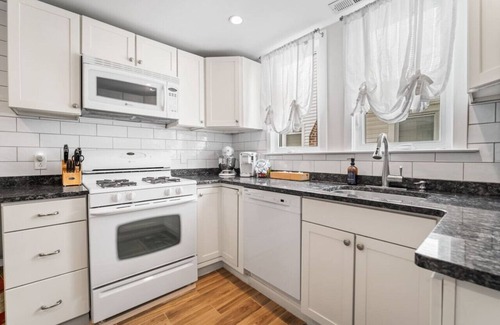 Margate City House | Modern 3BR 2 blocks to beach -Central AC & Parking