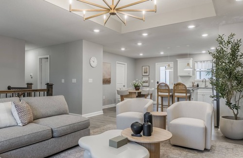 Grandview House | Modern 3BR Home Clean & Bright