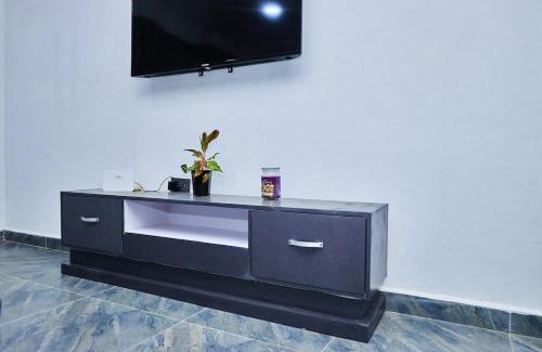 Teshie Villa | Modern 3BR Home - near airport