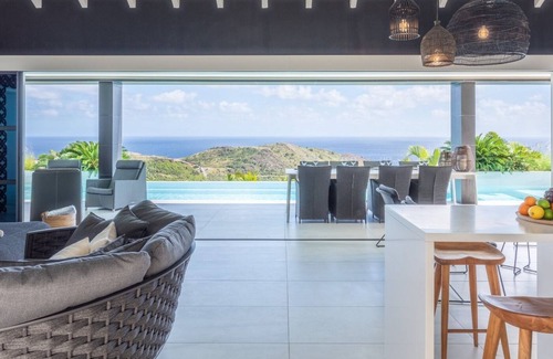 Devet Villa | Modern 4 BDRM Carribean Villa w Pool