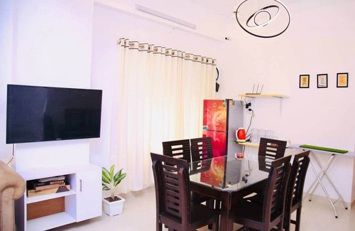 Mohammadpur House | Modern 4BR Apt near Dhanmondi & Crescent Lake, Dhaka