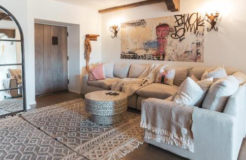 Silver Lake House | Modern & Airy Silver Lake 2 bedroom 2 bathroom front House with Parking
