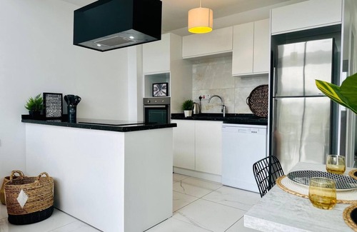 Kucukerenkoy Apartment | Modern and comfortable studio apartment