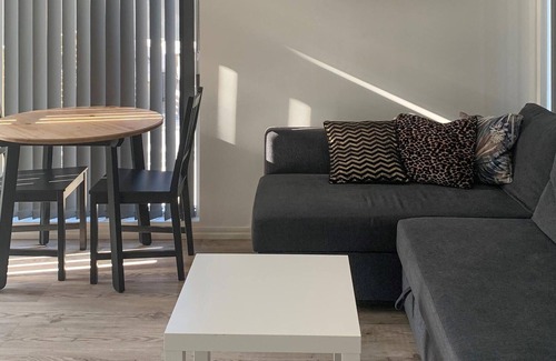 Molndal Municipality House | Modern and compact cottage in Lindome.