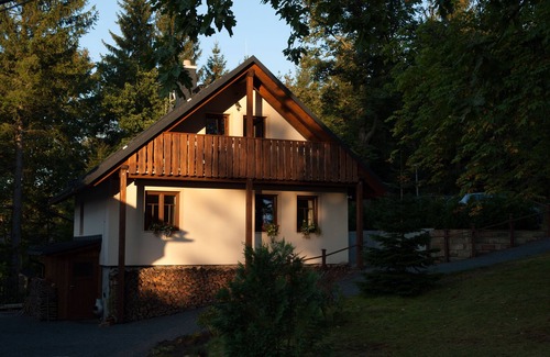 Barenfels House | Modern and cozy apartment right on the forest