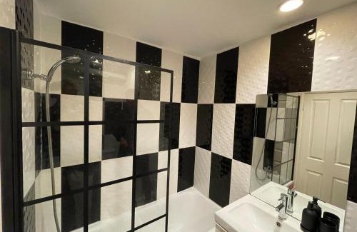 Munster Apartment | Modern and Luxurious 2 Bed Apartment