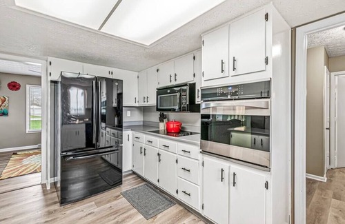 Indianapolis House | Modern and Private Home in Indy!